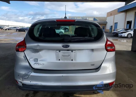 2015 Ford Focus Se z USA, uszkodzony, nr VIN 1FADP3K24FL288731
